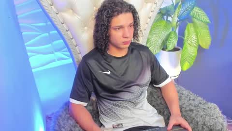 independent model online show from October 16, 10:22 pm