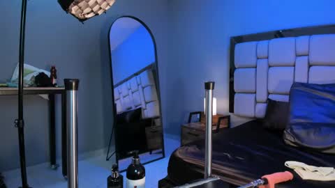 Bella online show from May 14, 4:19 am