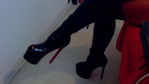 Snapshot of belatrixdomme chatting on May 16, 6:43 am BelatrixDomme online show from May 16, 6:43 am