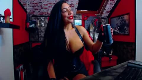 Snapshot of belatrixdomme chatting on June 14, 1:57 pm BelatrixDomme online show from June 14, 1:57 pm