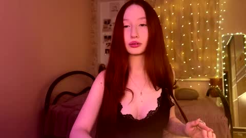 Stella online show from March 9, 4:11 pm