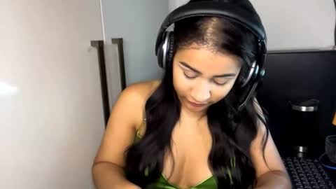 belindafeiner online show from March 17, 11:46 am