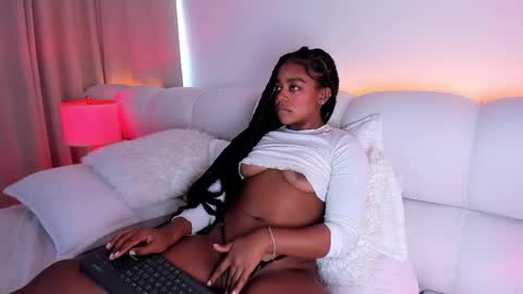Snapshot of belkis_mills chatting on October 3, 3:09 pm Belkis online show from October 3, 3:09 pm