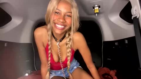 Snapshot of bella19sua chatting on October 25, 3:36 am bella19sua online show from October 25, 3:36 am