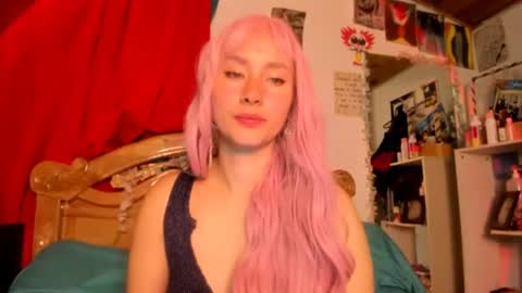 Snapshot of bella__w chatting on June 30, 2:45 am Zia online show from June 30, 2:45 am