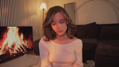 Snapshot of bella_alita chatting on July 1, 8:19 pm lita online show from July 1, 8:19 pm