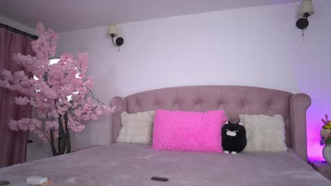 Emma  Bella online show from February 3, 10:48 pm