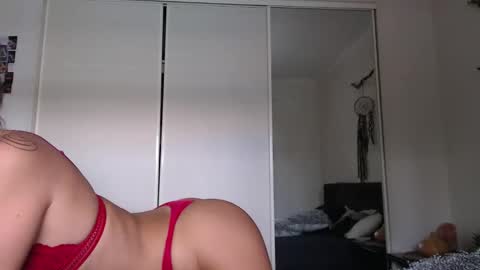 Bella online show from February 8, 1:09 am