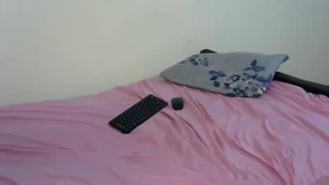 bella_c8 online show from February 4, 3:01 am