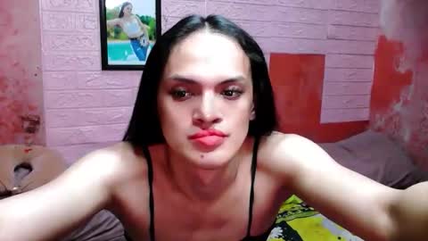 Snapshot of bella_ciaox chatting on May 12, 11:29 am Bella Barbie online show from May 12, 11:29 am