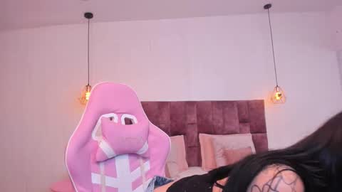 Snapshot of bella_clarck chatting on October 31, 2:45 am BELLA CLARCK online show from October 31, 2:45 am