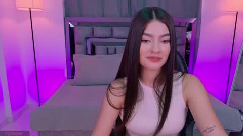 Snapshot of bella_clark2 chatting on May 15, 2:24 pm Bella online show from May 15, 2:24 pm