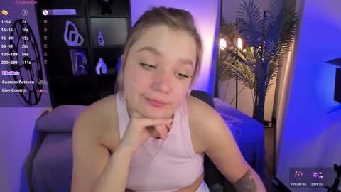 Bella online show from April 1, 1:41 pm