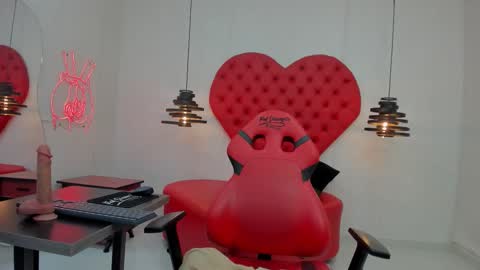 Snapshot of bella_cutte chatting on November 25, 4:12 am Bella Cutte online show from November 25, 4:12 am