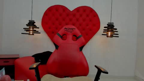 Snapshot of bella_cutte chatting on December 4, 4:00 am Bella Cutte online show from December 4, 4:00 am