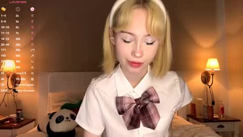 Snapshot of bella_gasp chatting on September 10, 9:20 am Jane online show from September 10, 9:20 am