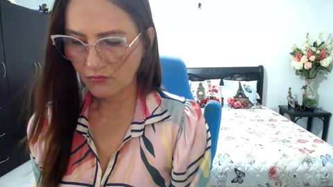 Bella online show from December 15, 11:31 pm