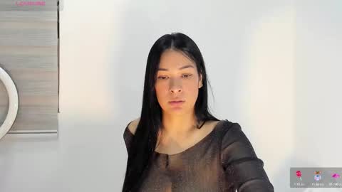 Snapshot of bella_hadid1_ chatting on October 4, 9:13 pm Laura online show from October 4, 9:13 pm