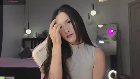 Snapshot of bella_hayes chatting on October 14, 3:07 am Bella next stream December 2 at 9pm gmt online show from October 14, 3:07 am