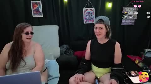 Snapshot of bella_james_1988 chatting on November 12, 4:40 pm Bella James online show from November 12, 4:40 pm