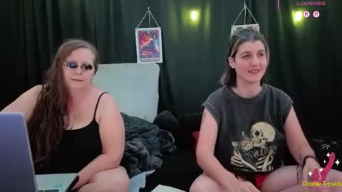 Snapshot of bella_james_1988 chatting on December 2, 7:09 pm Bella James online show from December 2, 7:09 pm