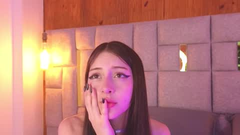 Snapshot of bella_kitty_ chatting on November 28, 3:31 am Bella online show from November 28, 3:31 am