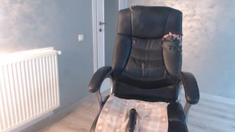      online show from December 10, 9:01 am