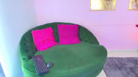 BELLA online show from January 15, 4:17 am