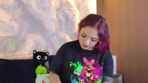 Snapshot of bella_mush chatting on May 14, 10:05 pm BELLA online show from May 14, 10:05 pm