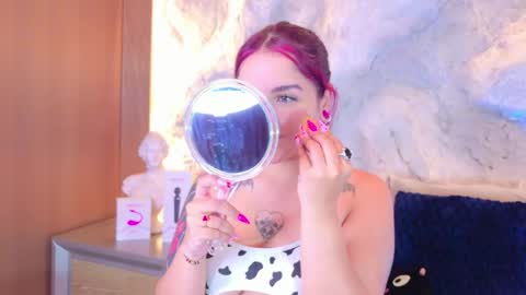 Snapshot of bella_mush chatting on May 19, 10:05 pm BELLA online show from May 19, 10:05 pm