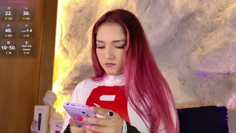 Snapshot of bella_mush chatting on May 30, 10:18 pm BELLA online show from May 30, 10:18 pm
