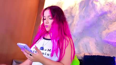 Snapshot of bella_mush chatting on June 23, 9:57 pm BELLA online show from June 23, 9:57 pm