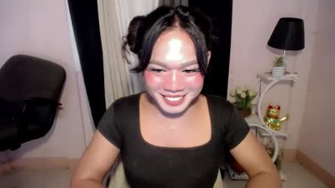 bella_ngo online show from June 13, 5:16 am