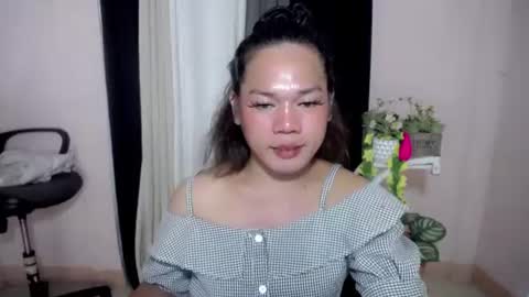 Snapshot of bella_ngo chatting on June 20, 2:47 am bella_ngo online show from June 20, 2:47 am