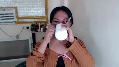 Snapshot of bella_ngo chatting on July 1, 5:09 am bella_ngo online show from July 1, 5:09 am