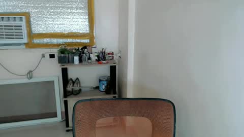 Snapshot of bella_ngo chatting on July 3, 8:21 am bella_ngo online show from July 3, 8:21 am