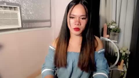 Snapshot of bella_ngo chatting on July 18, 2:10 pm bella_ngo online show from July 18, 2:10 pm