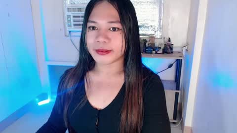 Snapshot of bella_ngo chatting on July 21, 4:15 am bella_ngo online show from July 21, 4:15 am
