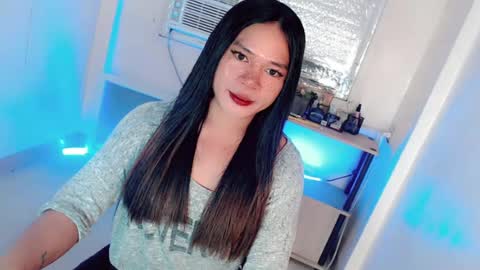 Snapshot of bella_ngo chatting on July 22, 7:55 am bella_ngo online show from July 22, 7:55 am