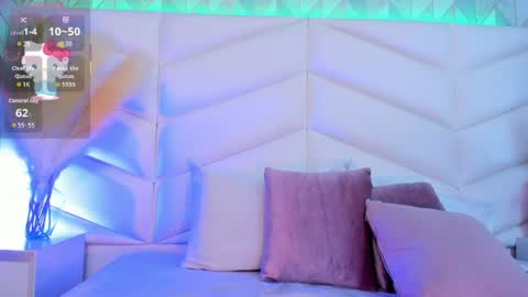 bella_peach_ online show from July 1, 3:41 am