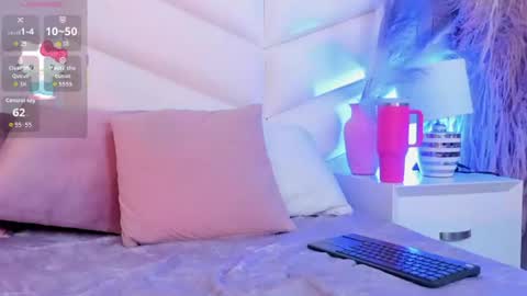 bella_peach_ online show from July 9, 8:29 am