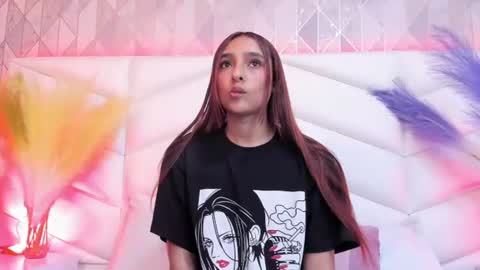 bella_peach_ online show from July 28, 3:24 am