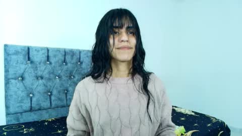 Snapshot of bella_poisonous chatting on September 12, 11:37 pm Bella online show from September 12, 11:37 pm