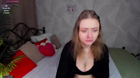 Snapshot of bella_ramsi chatting on March 16, 1:00 am Linda Bella online show from March 16, 1:00 am