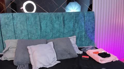 Bella online show from November 22, 3:33 pm