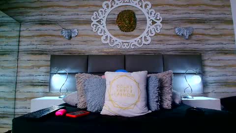     online show from February 12, 9:43 pm