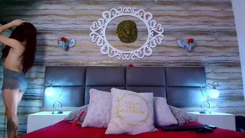     online show from February 19, 10:53 pm