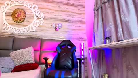     online show from September 26, 4:38 am