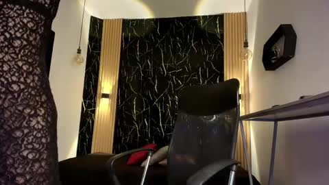 Snapshot of bella_salvatore chatting on May 17, 7:21 pm online show from May 17, 7:21 pm