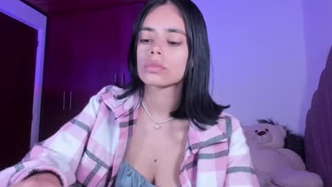 Snapshot of bella_sun_ chatting on February 14, 3:22 am Valeria Model Independent online show from February 14, 3:22 am